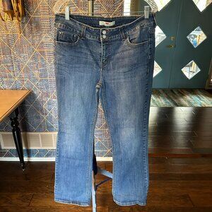 Levi’s jeans 526 slender boot cut size 12M EUC